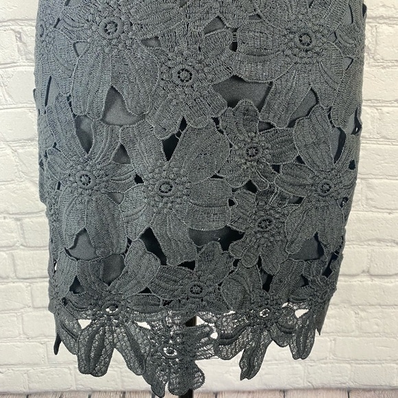 ASTR Black Floral Embroidered Mini Dress Lace size XS Boho Bodycon Sleeveless - Picture 3 of 12